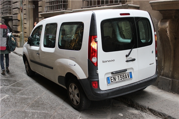 蜜月旅行惊现知豆比亚迪，顺着德法瑞意饱览欧洲的新能源汽车