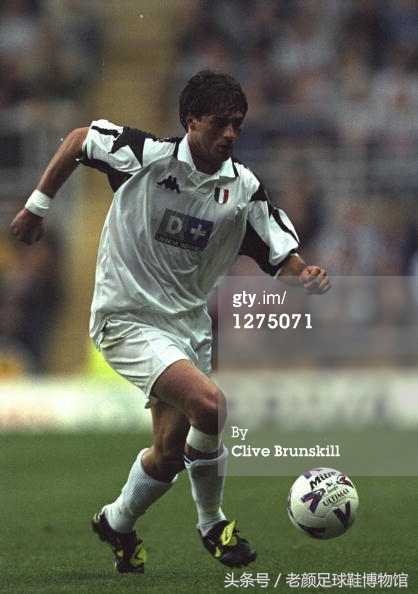 what足球,what鞋是什么牌子