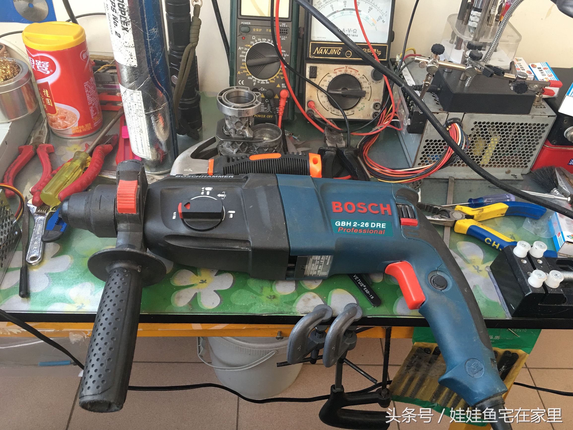 18v博世电锤锂电池组装视频,博世电锤机头维修