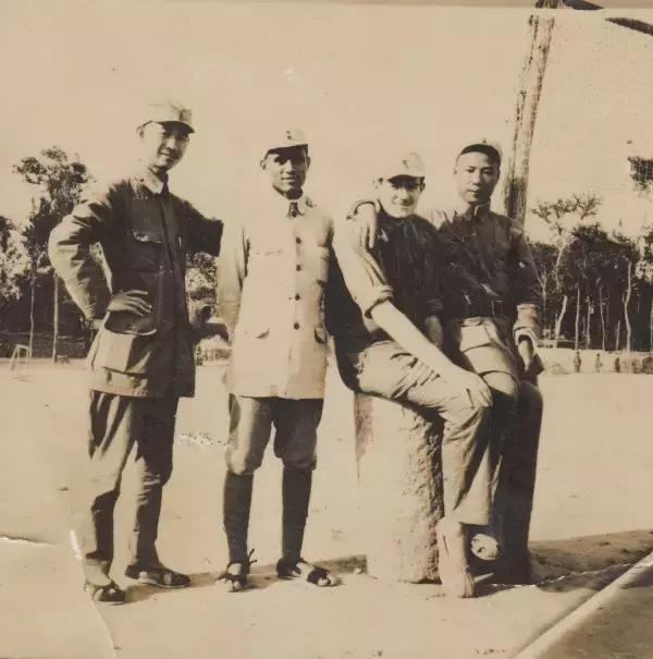 他全家性命危在旦夕，连续被50多个国家拒签，直到来中国总领馆