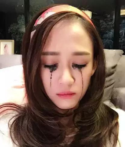 睫毛膏最自然的涂法,睫毛膏的正确涂法教程