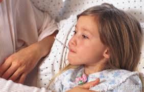 双小腿起红点不痛不痒是怎么回事,双小腿对称起红疹子痒是什么病