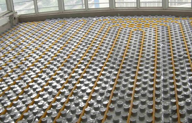 现在电地暖好还是水地暖好,日丰地暖是水地暖还是电地暖