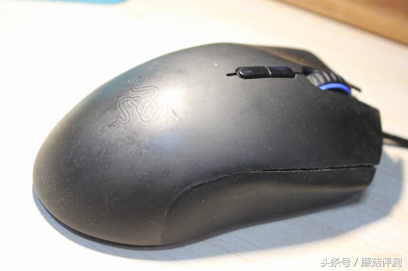 雷蛇帝王蟒微动鼠标更换,雷蛇蝰蛇鼠标更换微动视频