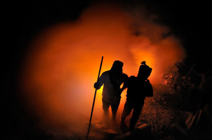 伊真火山现在可以爬吗,侣行印尼伊真火山完整版