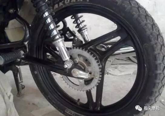 摩托车链条如何保养才更耐用,摩托车传动链条过长导致的问题