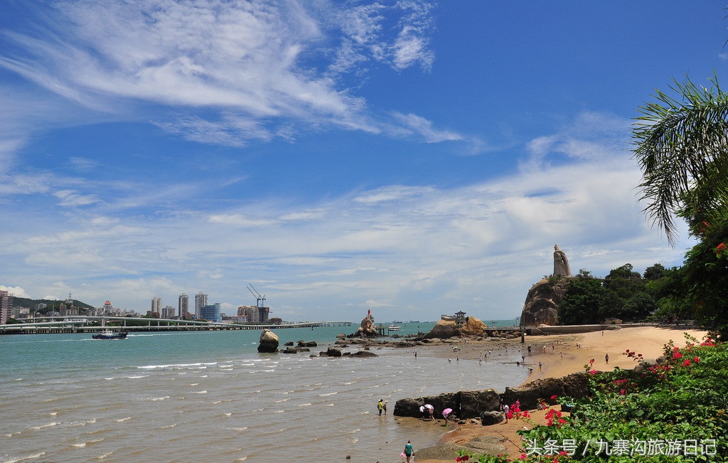 厦门唯一一个有海且叫厦门的城市,厦门是个风景优美的城市