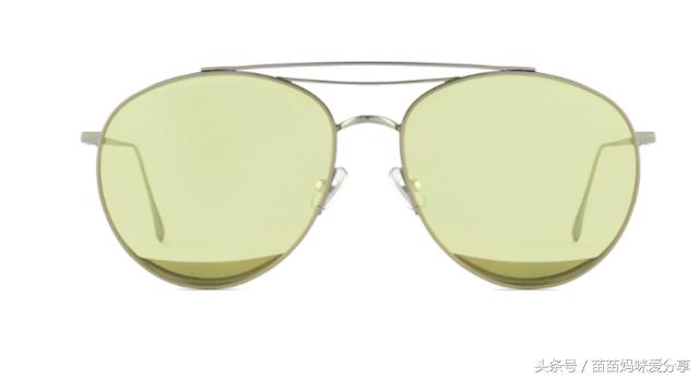 李小璐最新自拍照片,李小璐晒自拍美照镜头电眼妆容