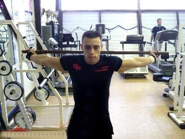 怎么锻炼肩部肌力,肩部灵活性改善训练