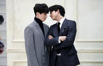 完爆胡歌霍建华、鬼怪CP，史上最辣眼睛的搞基视频