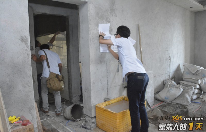 他拒绝业主抛出高薪去美国做工程监理的邀约，而是选择回北海