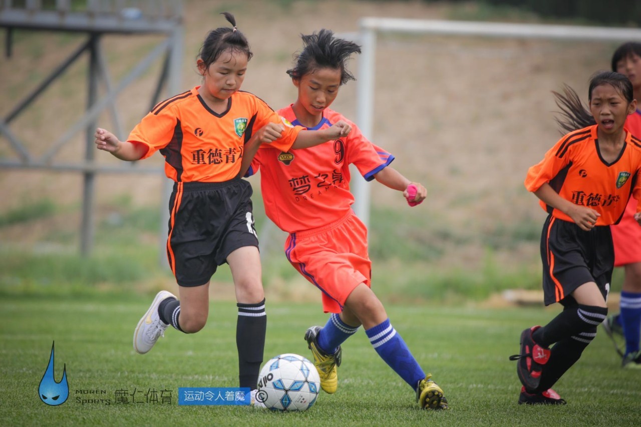 足球女孩反差转场,定格女生版