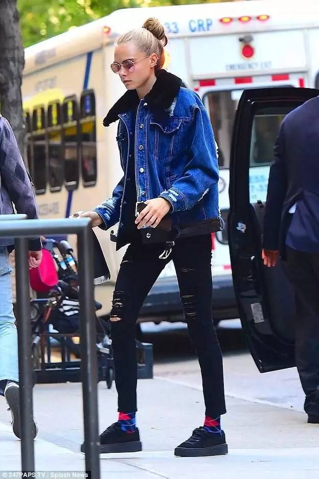 时髦办｜像大表姐一样穿好平底鞋，时髦起来谁都拦不住