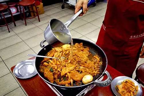 首尔、东京的街头美食每天都在拿钩子勾我，尤其这几家！