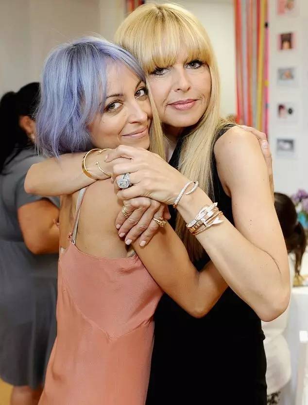 深夜东西｜155的土肥圆不仅瘦成了mini版，竟然还成了带货女王？她才是现实版变形计女主