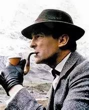 夏洛克福尔摩斯卷福,夏洛克和福尔摩斯是不是同一个人