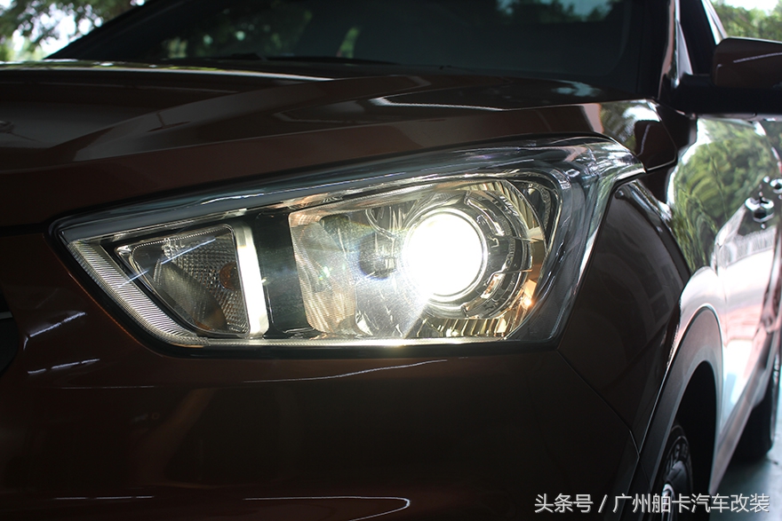 现代ix25大灯改透镜全过程,现代ix25大灯灯光怎么调