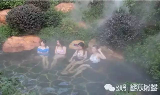 泡温泉上档次,冬天温泉真舒服