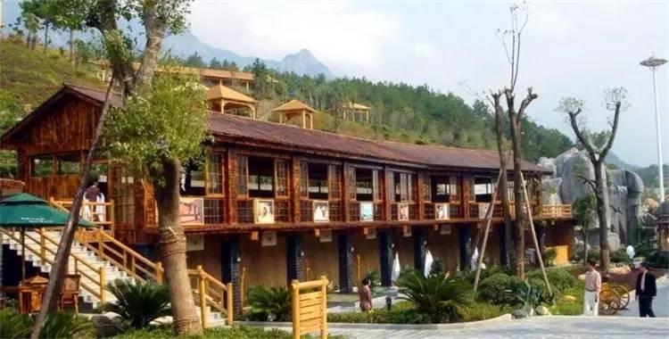 泡温泉上档次,冬天温泉真舒服