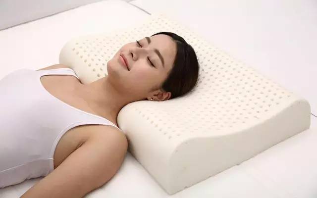 颈椎病如何选择适合自己的枕头,颈椎病最合适的枕头是哪种