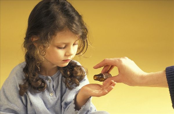 宝宝感冒生病期间应该怎么吃,宝宝生病吃药怎么调理