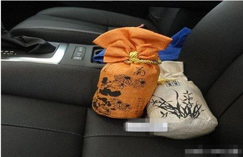 女司机车内异响维修视频,女司机车内诡异响声