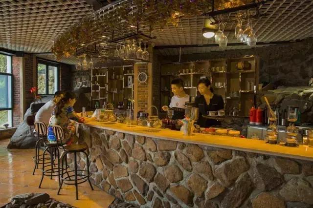 田螺姑娘在水里,水缸里的田螺姑娘