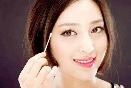 脸上频繁长脂肪粒怎么办,脸上长满脂肪粒怎么办