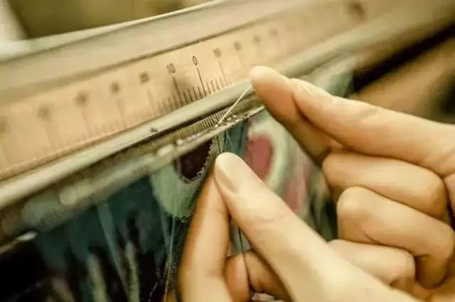 花五万块钱买一个包,花5万买一个包包会贬值嘛