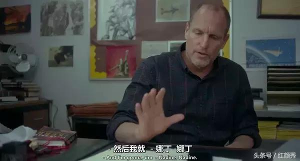 崔雪莉黑裙红唇,崔雪莉粉色蕾丝长裙