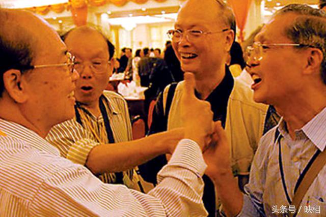 如何在同学面前装b,在同学面前如何装帅