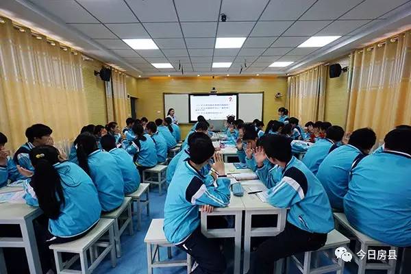 教育我们与孩子共同成长,教育路上我们一起努力