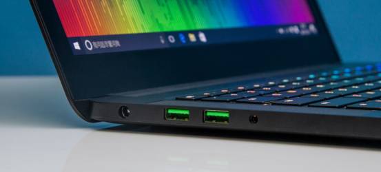 雷蛇灵刃razerbladepro,雷蛇买灵刃14还是灵刃15