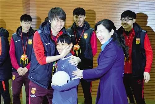 冰岛足球队维京战吼你相信奇迹吗,冰岛对尼日利亚世界杯维京战吼