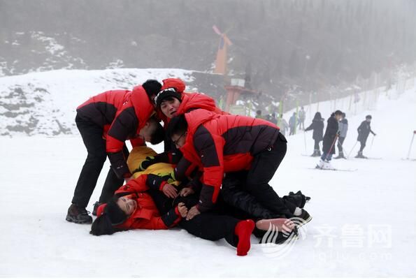 综艺频道2020过年天天乐,山东综艺过年天天乐大年初三