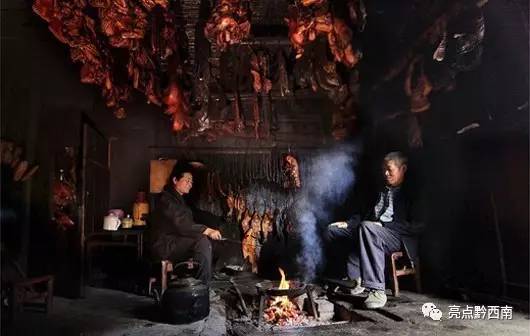 今日看点｜黔西南去年体彩销售2.85亿元排全省第一；居民楼顶熏腊肉起火……