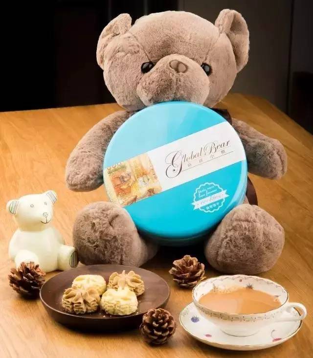 一家长过年前带着孩子出了趟门，结果熊孩子说什么也不肯回家了！