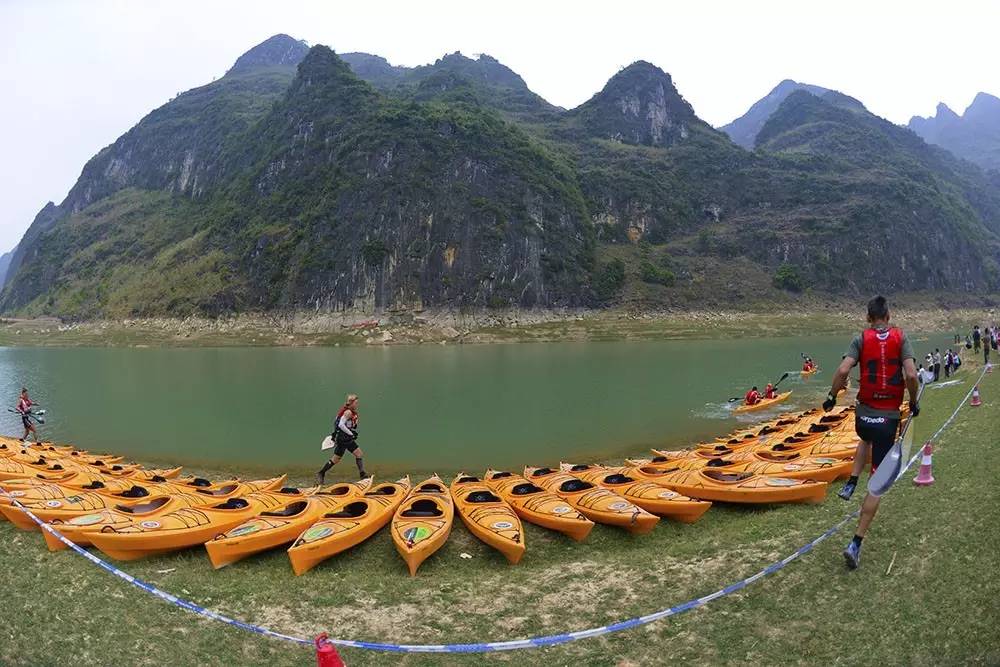 别再说你会玩了，看过他们后，估计你就默默去面壁了……