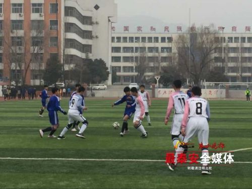 足球训练营冬训校园足球,校园精英足球训练营