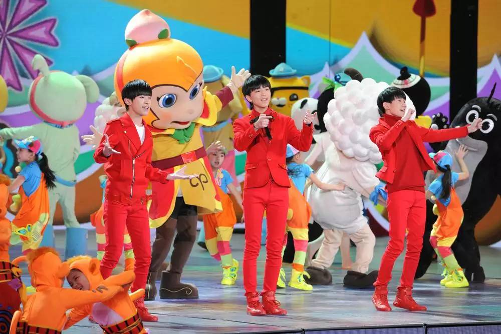 吴磊刘昊然tfboys同台,刘昊然tfboys四大鲜肉同台