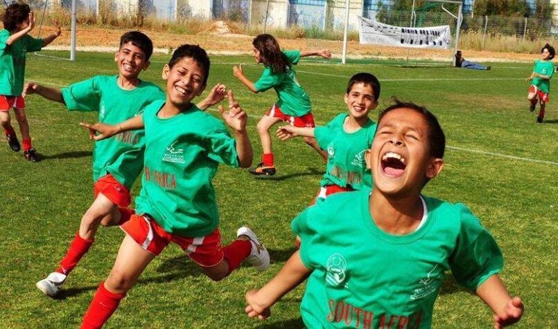 踢足球能给你带来什么,踢足球能让我们学到了什么