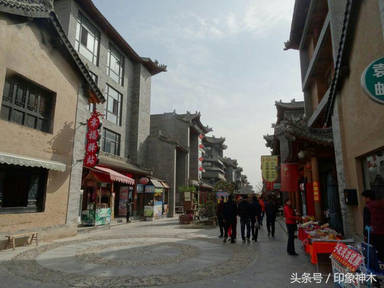 陕北俊俏女子勇闯袁家村大嘴吃四方