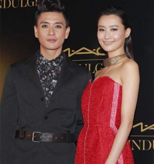 唐嫣黄宗泽七年后重逢去机场,唐嫣黄宗泽恋爱瞬间