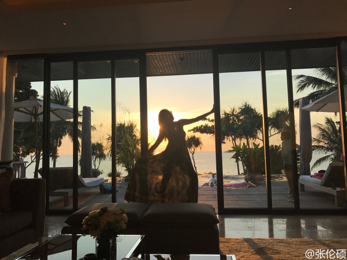 安吉考拉的视频,安吉考拉海边度假