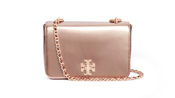 两千左右给女朋友买什么礼物 (200元给女朋友买什么礼物)