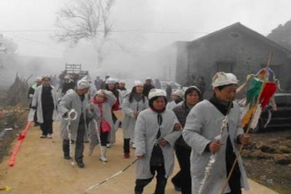 农村宴席的风俗和讲究,农村丧葬有哪些习俗