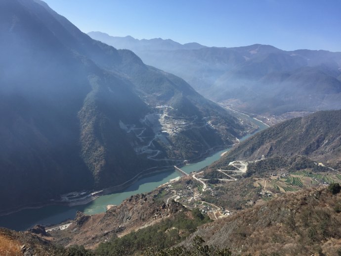 行走的力量——遇见最美虎跳峡