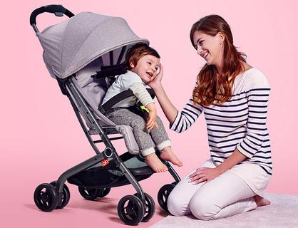 婴儿车内必备实用物件,婴儿出行婴儿车