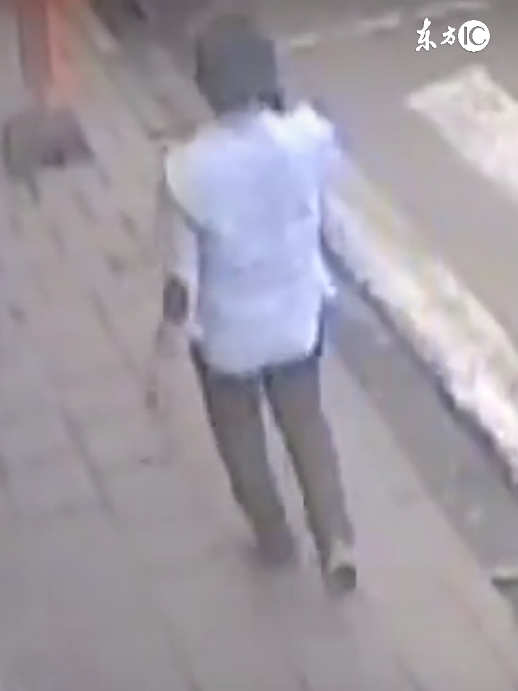 伍冉觉得自己不该死,在地狱里查分后,给自己起了个奇怪的网名