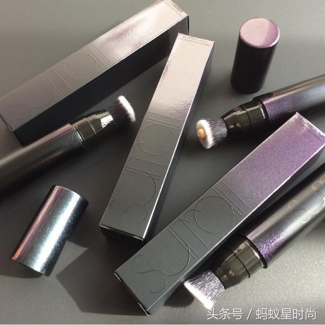 好莱坞顶级化妆师的彩妆品牌TroySurratt！